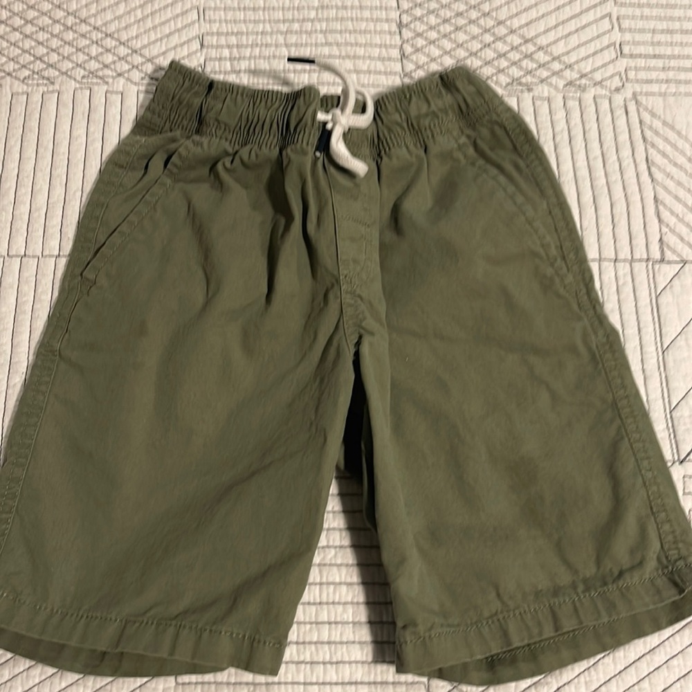 Cat and Jack olive green size 6/7 shorts - like new